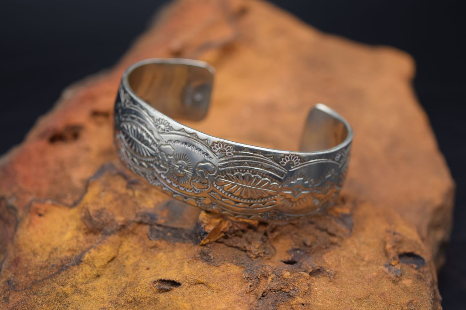 STORYTELLER CUFF 6.75