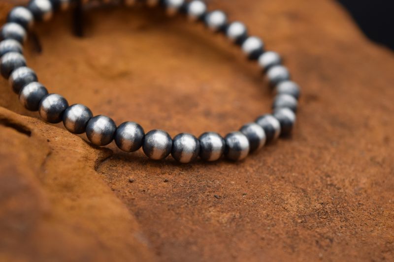 NAVAJO PEARL, STRETCH BRACELET