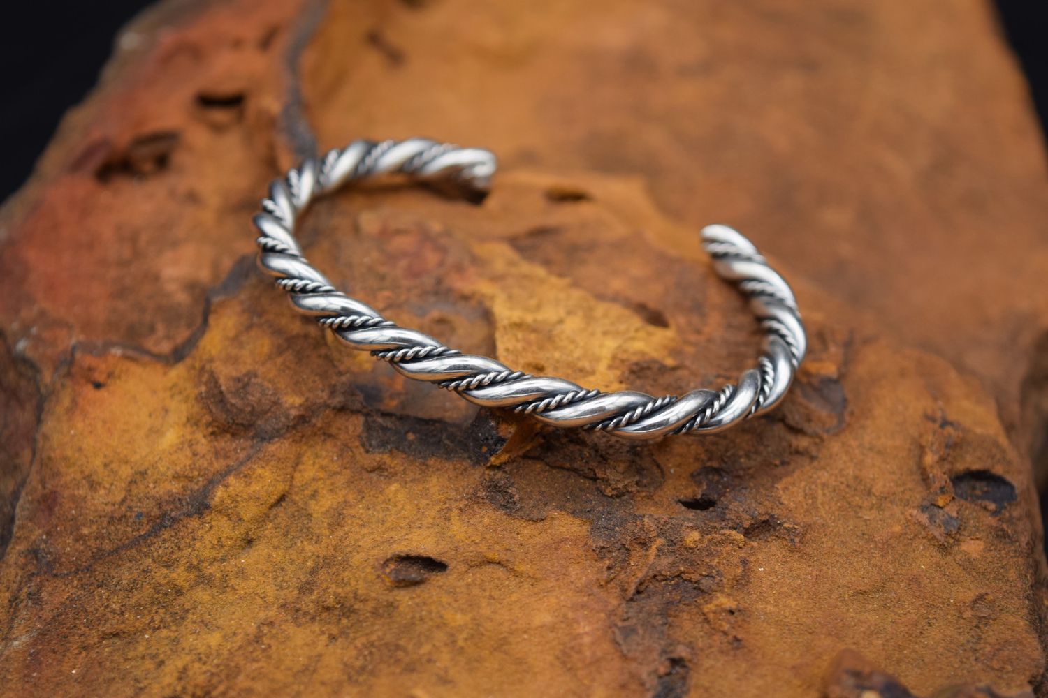 BRAIDED TWIST SILVER CUFF (6&quot;)