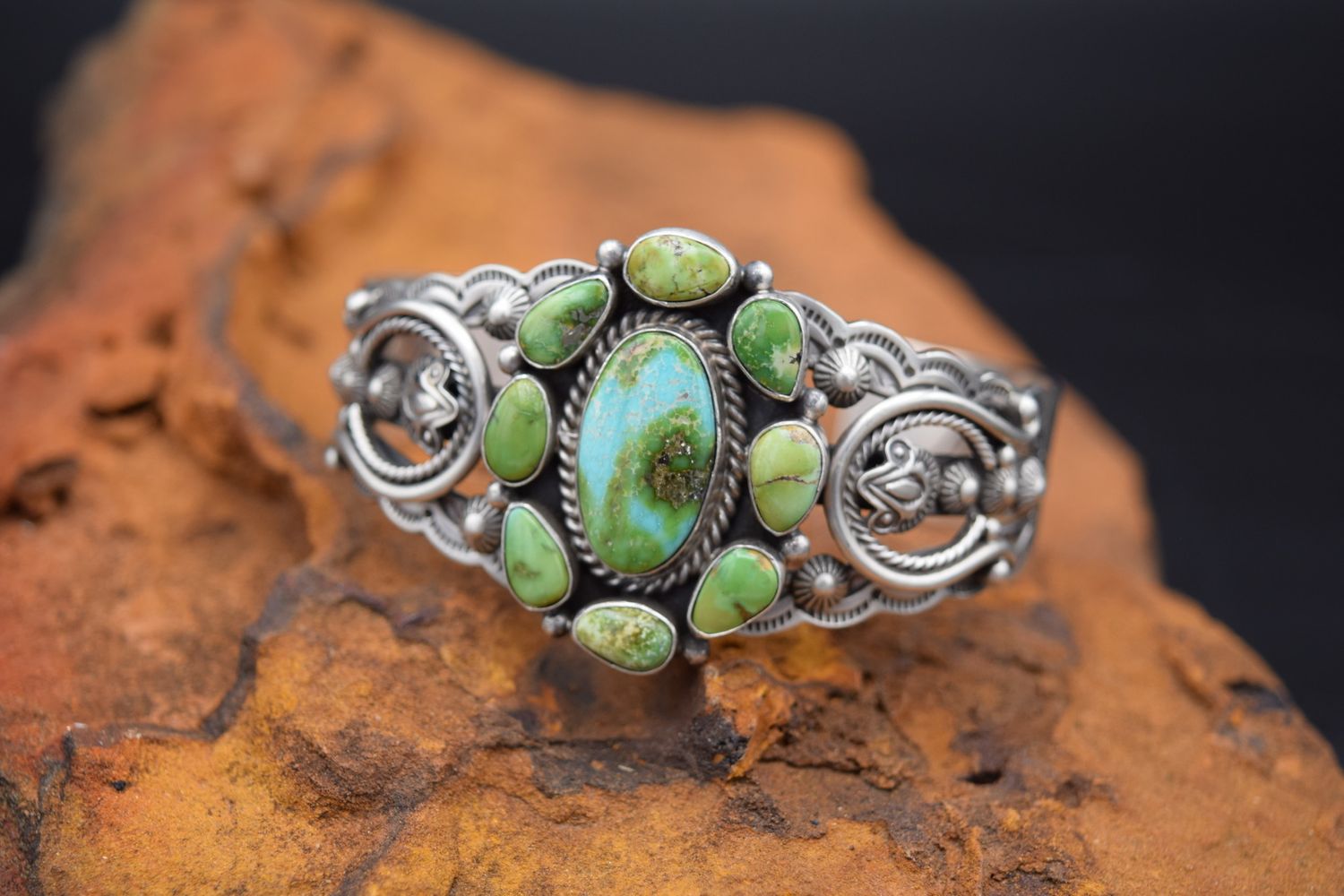 SONORAN GOLD CLUSTER CUFF (Size: 6.75)