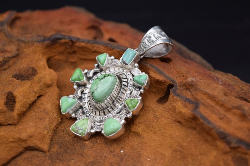 AP GREEN CLUSTER PENDANT