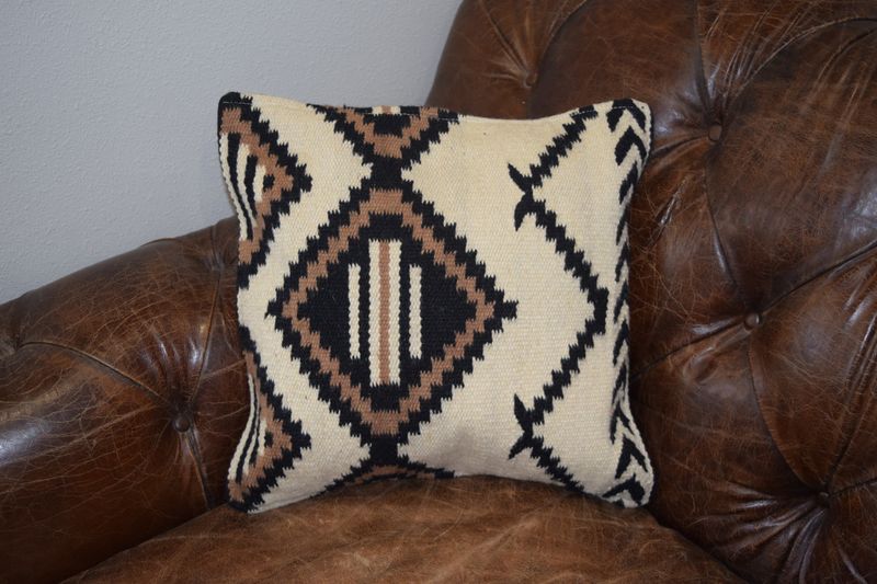 Desert Trail Pillow Cover [White]