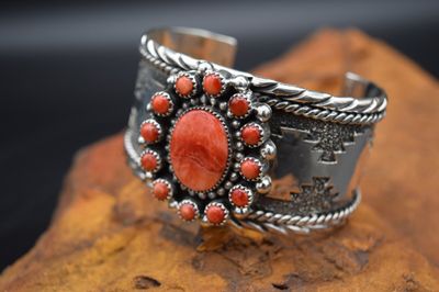 RED SPINY CUFF (6.75&quot;)