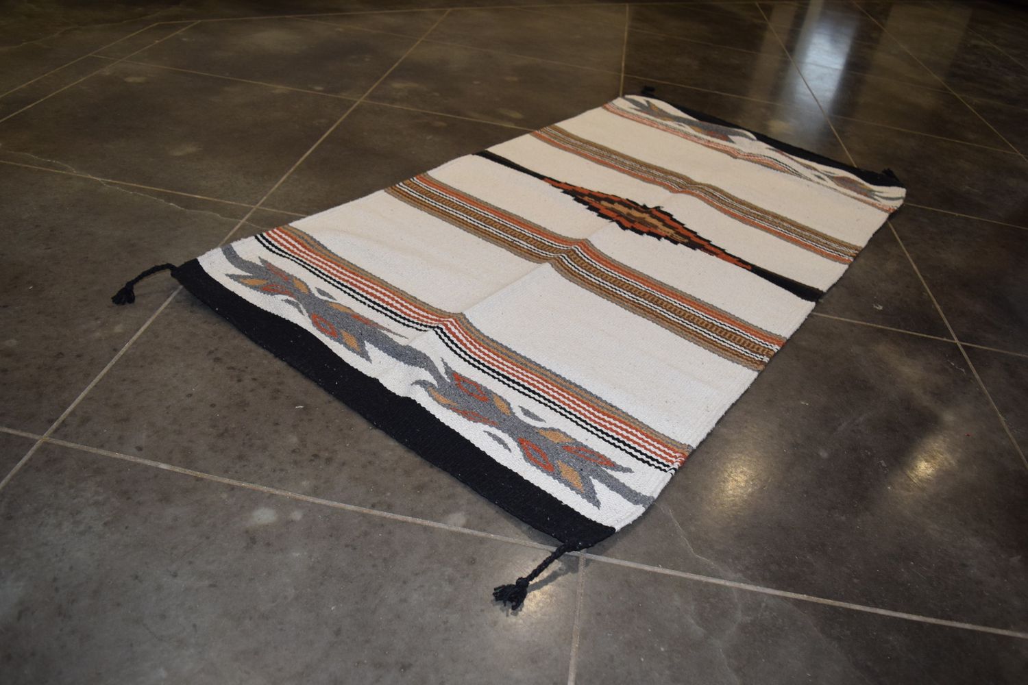 30&quot; X 60&quot; Cantina Throw Rug [White]