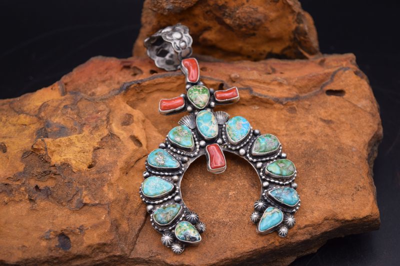 CORAL &amp; ROYSTON PENDANT