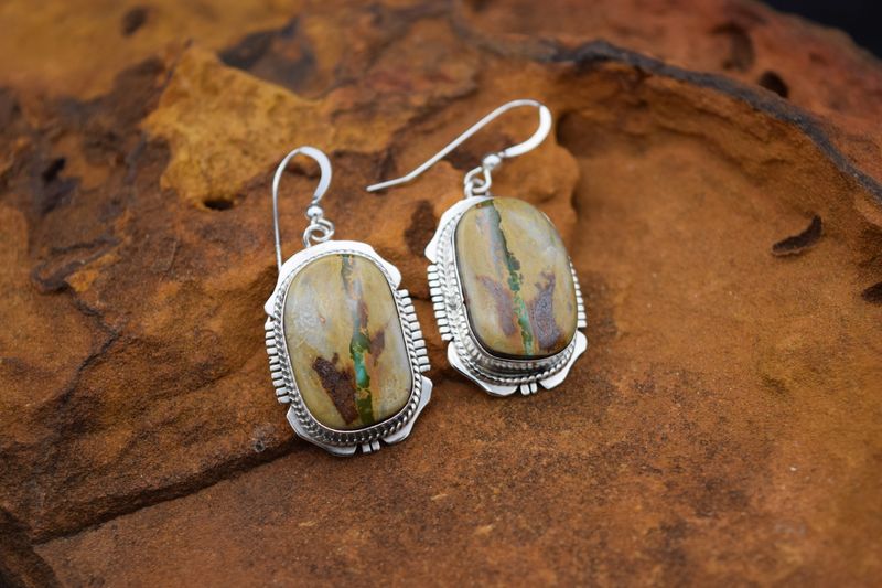 BLUE RIBBON POST EARRINGS