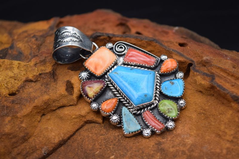 JM MULTI STONE PENDANT