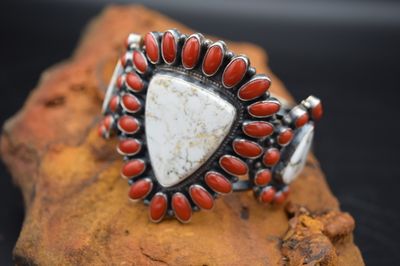 ANTHONY SKEETS, WILD HORSE/CORAL CUFF (Size: 6.25)