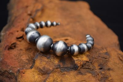 NAVAJO PEARL CUFF (Size: Adjustable)