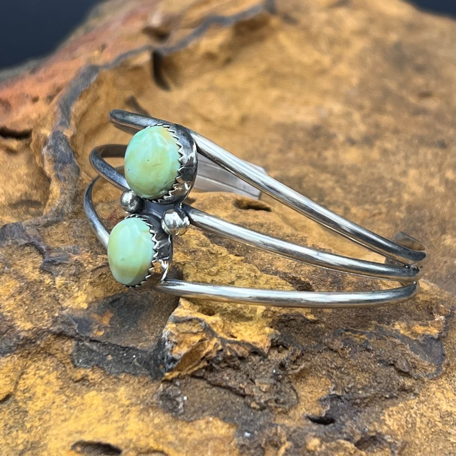 TWO DOT CUFF [Size: 6&quot;]