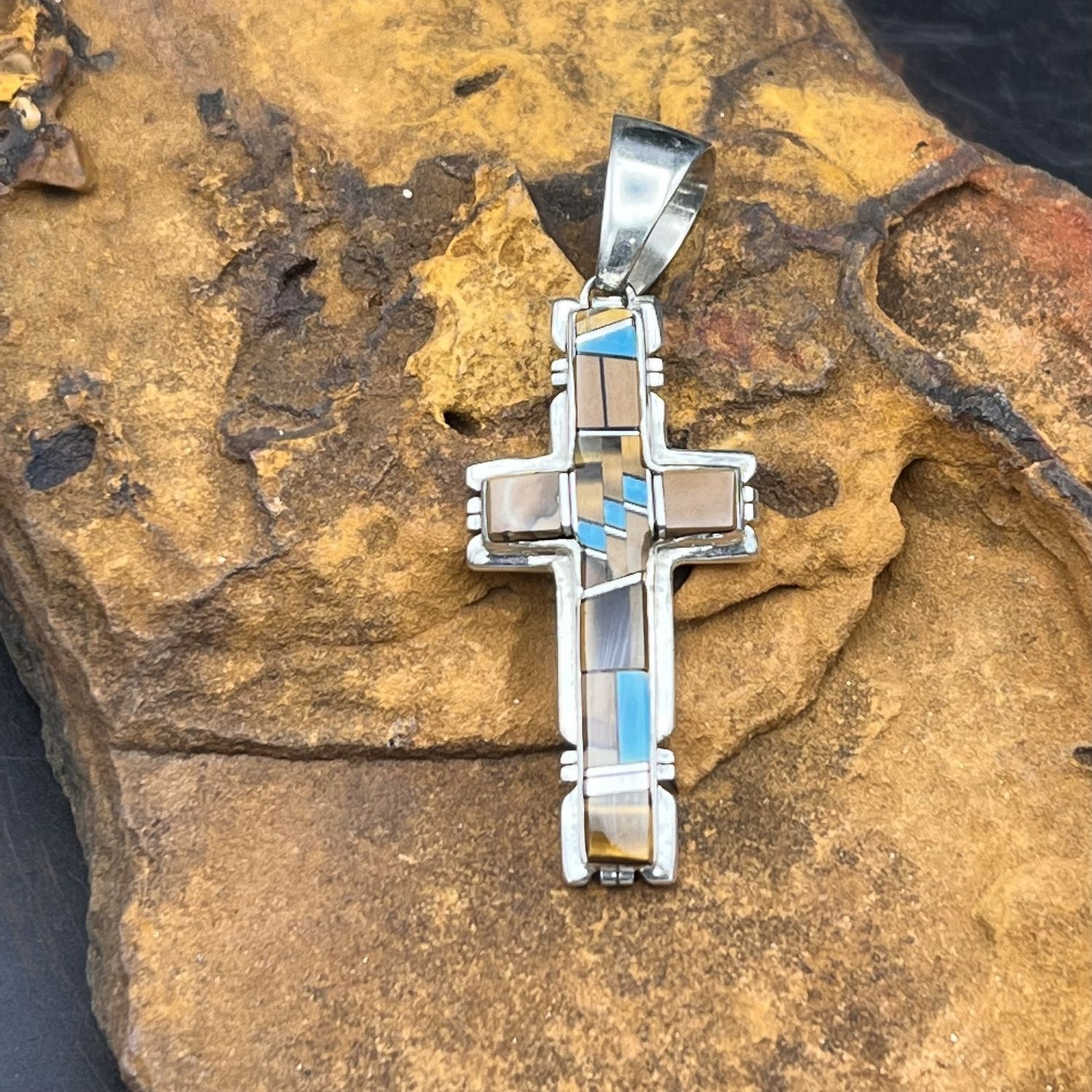 BROWN/TURQUOISE CROSS PENDANT
