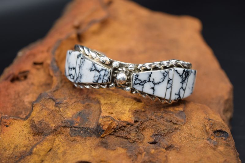 AVERY NORTON WHITE BUFFALO CUFF (Size: 6)