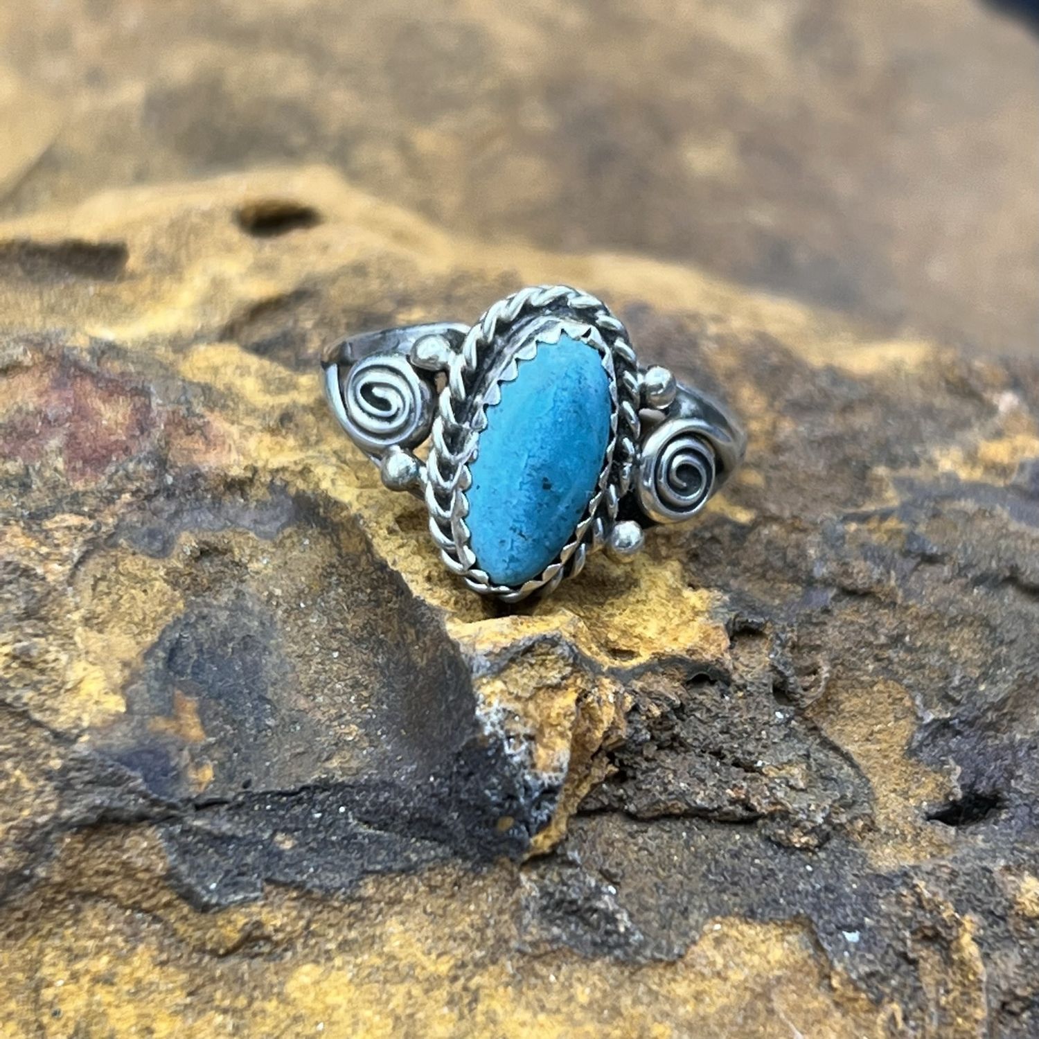 SS &amp; TURQUOISE RING  [Size: 6.5]