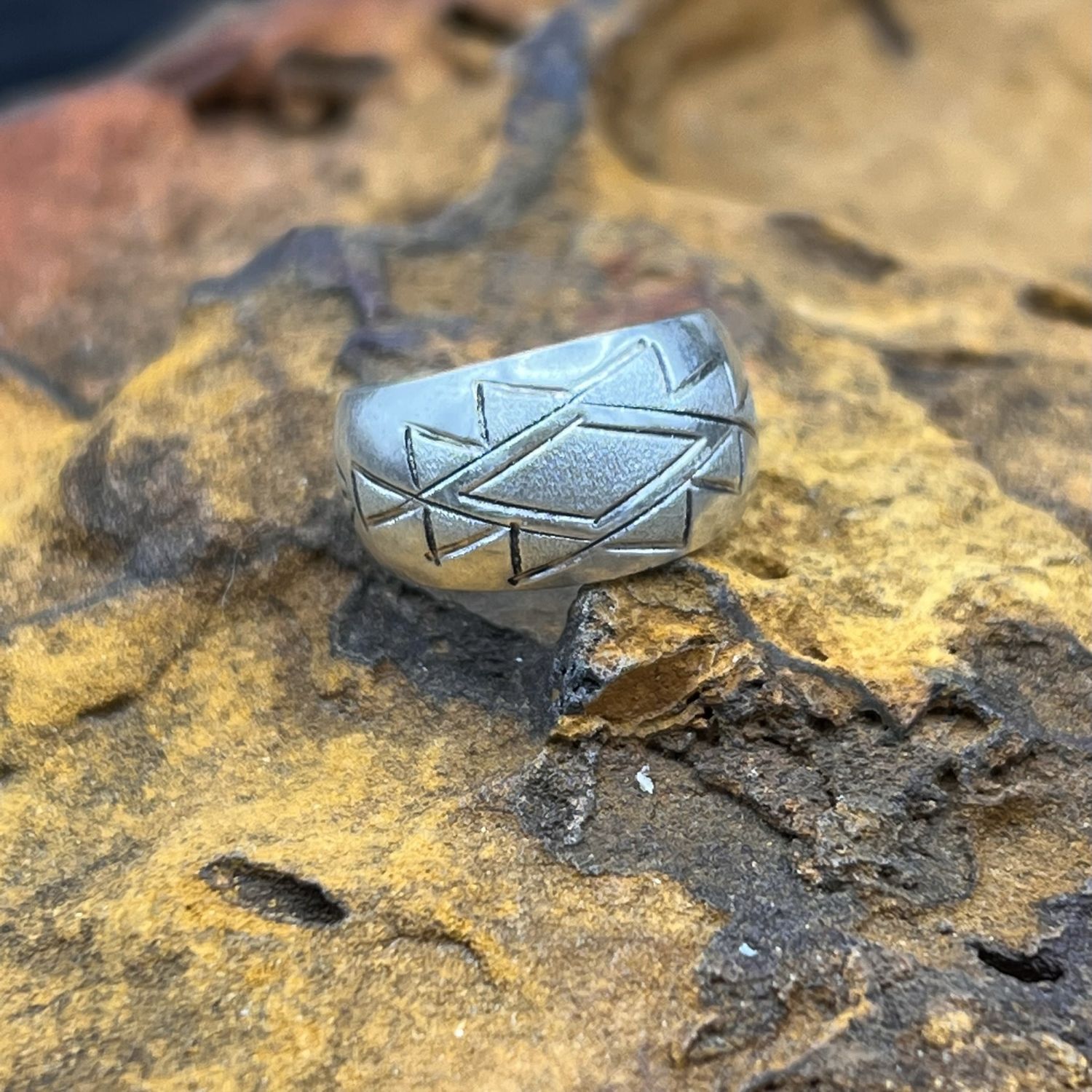 Sterling Silver Ring [Size: 6]