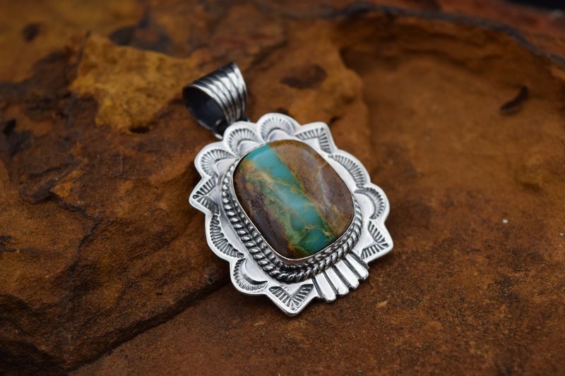 BLUE RIBBON PENDANT