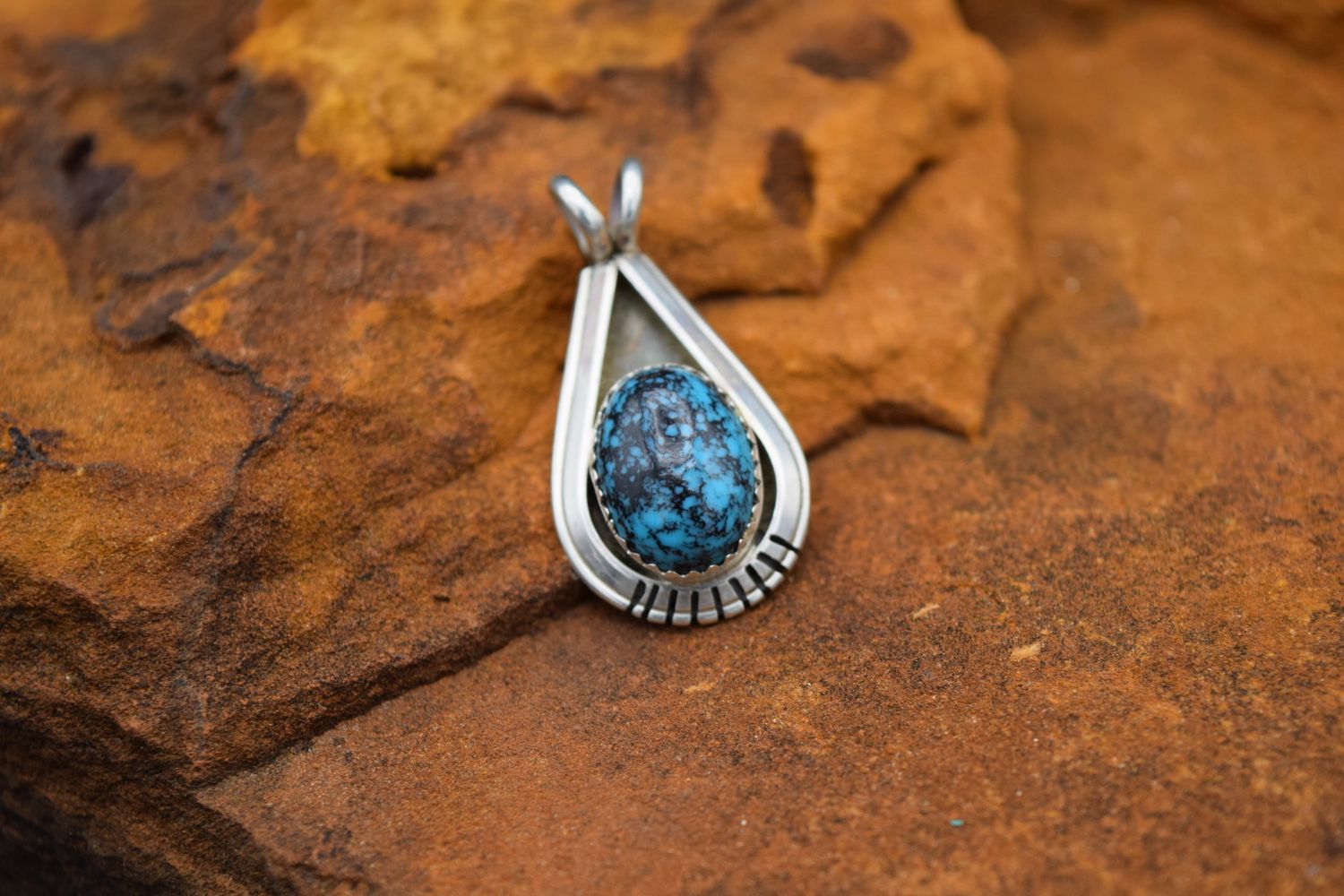 VINTAGE TURQUOISE PENDANT