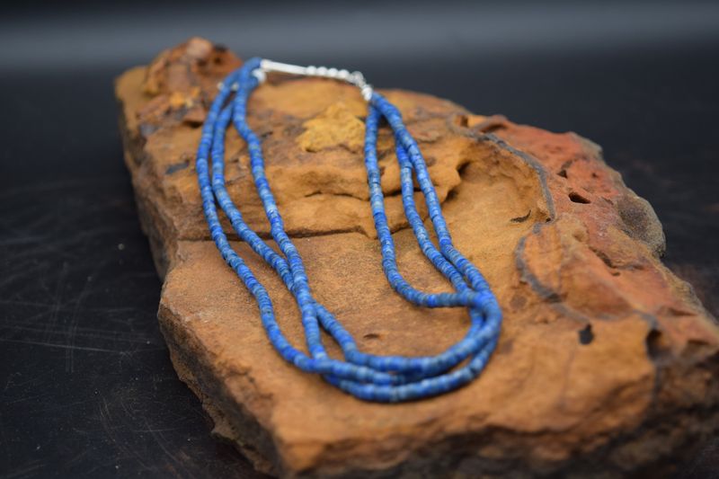 BLUE HESHI 3 STRAND NECKLACE