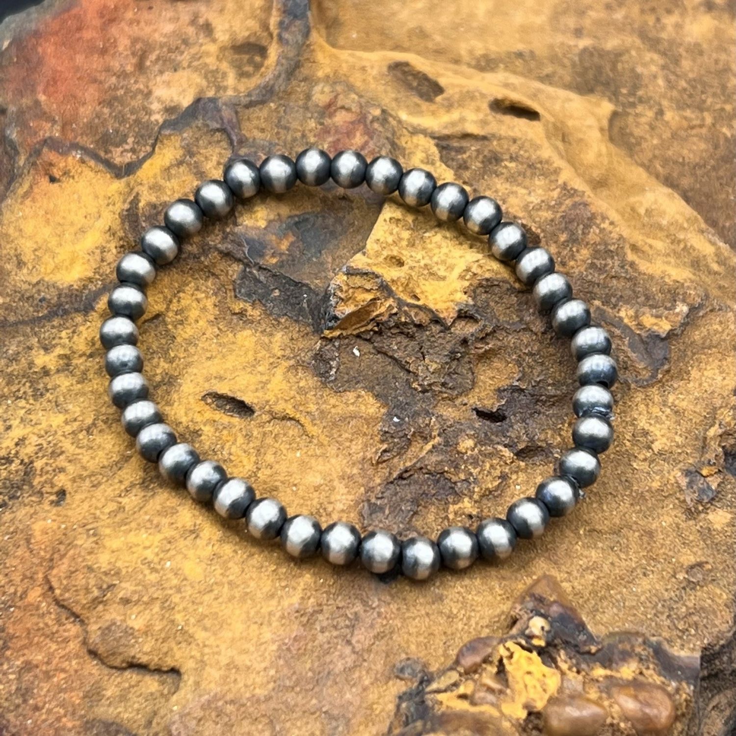 NAVAJO PEARL STRETCH BRACELET
