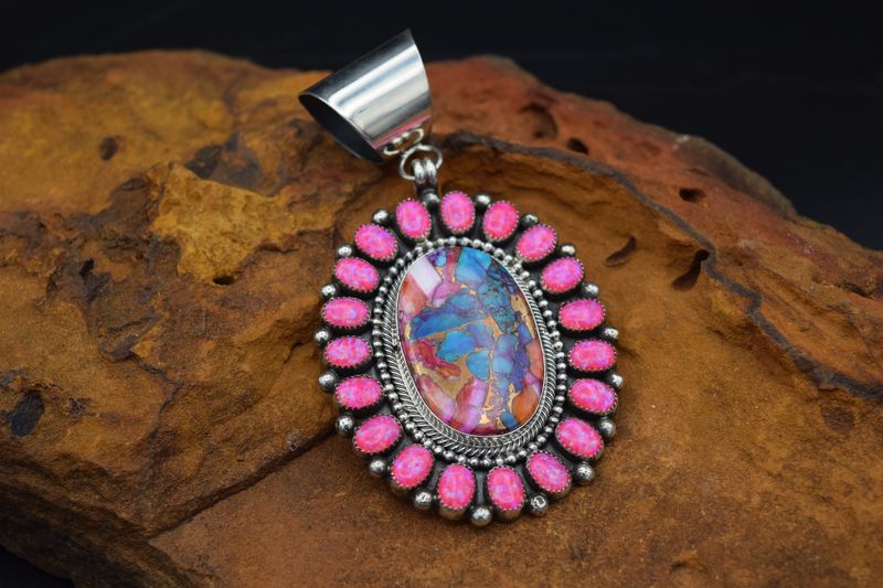HEMERSON BROWN PINK MULTI STONE PENDANT