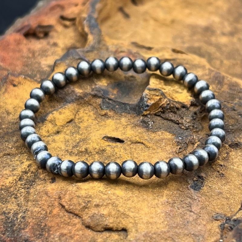 NAVAJO PEARL STRETCH BRACELET