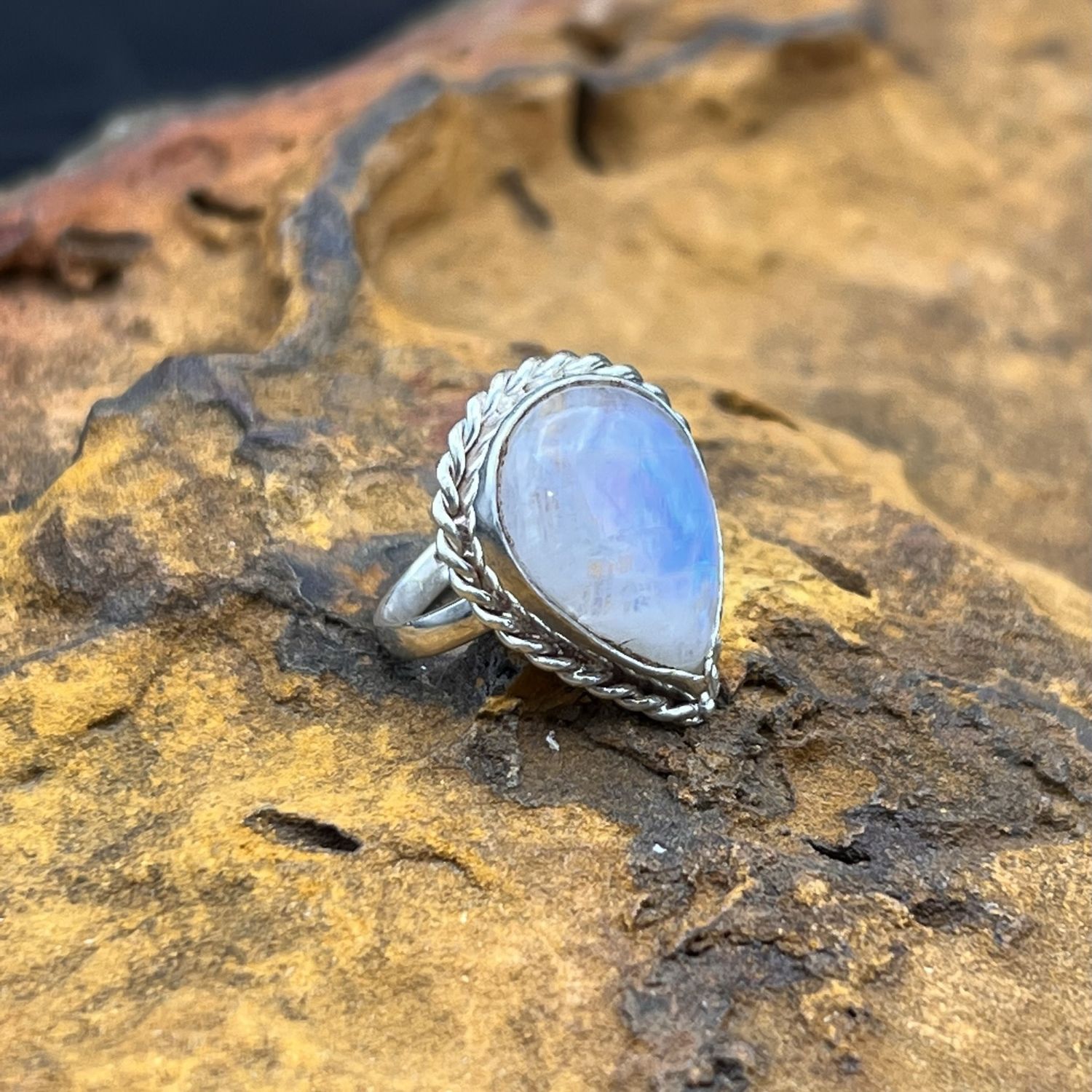 MOONSTONE RING [Size: 7]