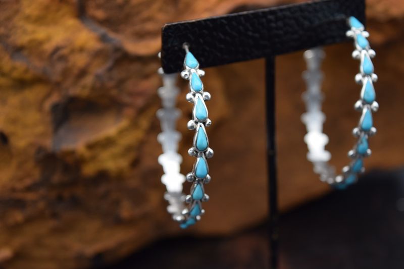 BRYCE VAGT ZUNI SLEEPING BEAUTY HOOPS