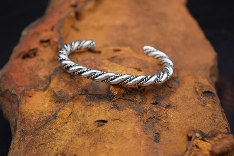 BRAIDED SILVER TWIST CUFF (6&quot;)