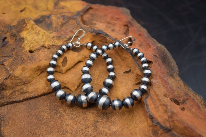 GRADUATED NAVAJO PEARL HOOP EARRINGS