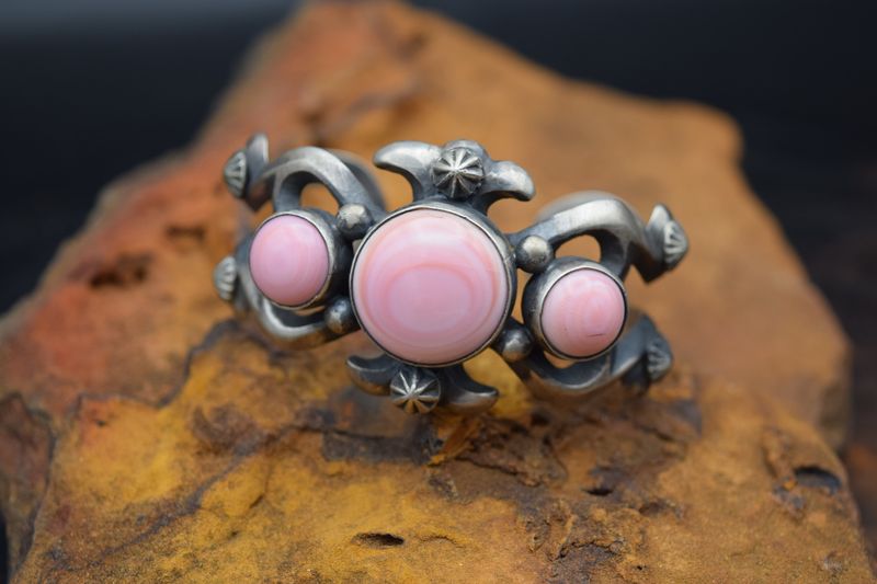 COTTON CANDY CONCHO CUFF [6&quot;]