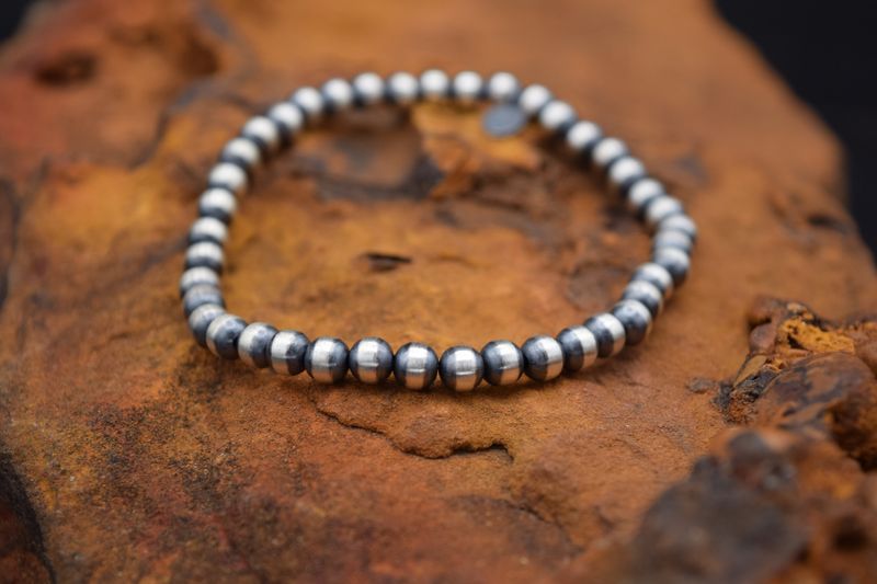 NAVAJO PEARL STRETCH BRACELET 5MM