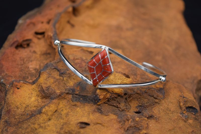 CE CORAL CUFF (Size: 7)