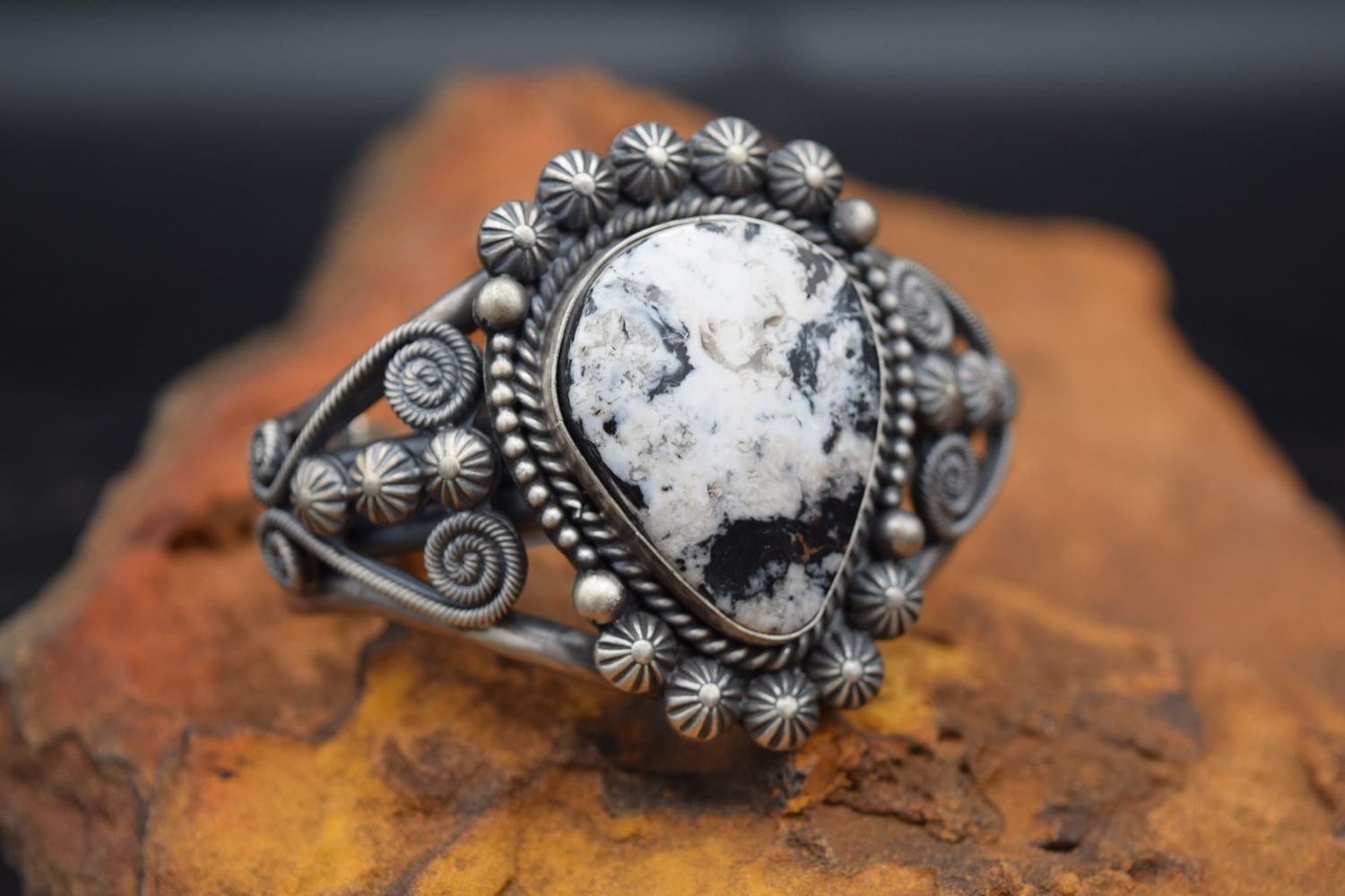 MICHAEL CALLIDDO WHITE BUFFALO CUFF [6.5&quot;]