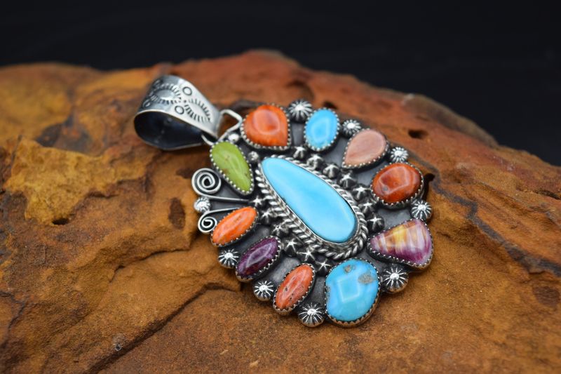 JM MULTI STONE PENDANT