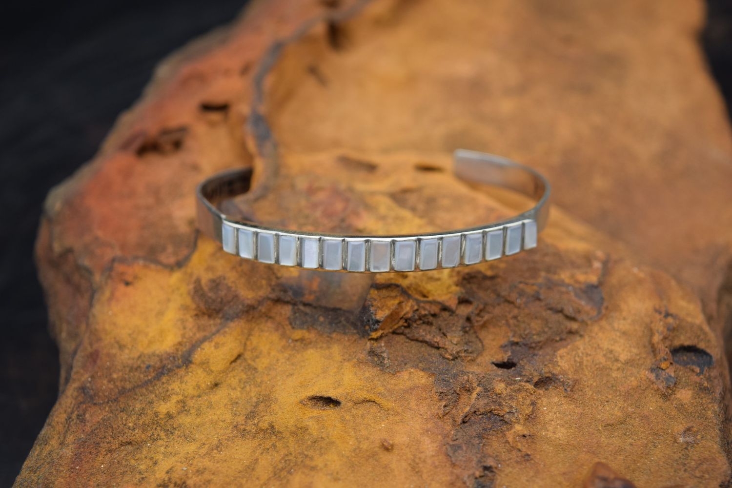 PEARL STACKER CUFF [6.5"]