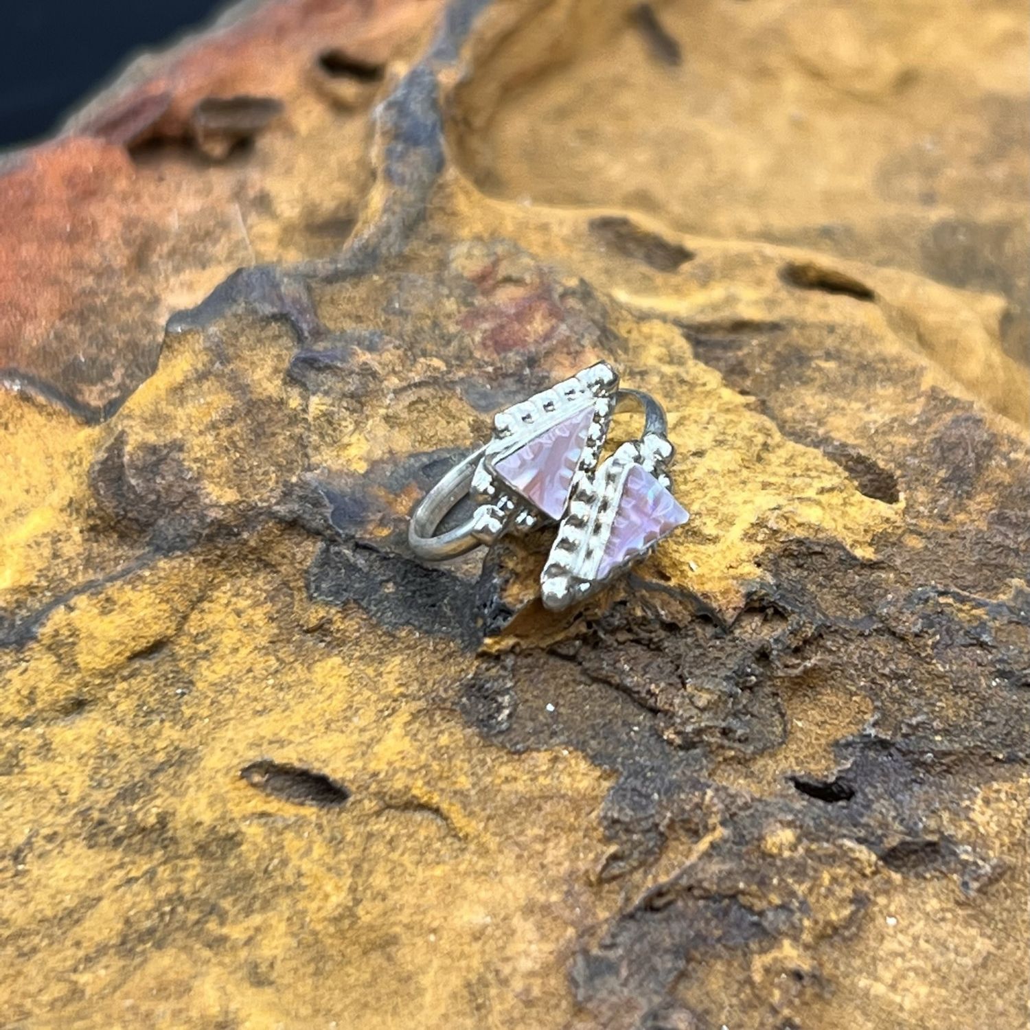 PINK ARROW RING [Size: 6]