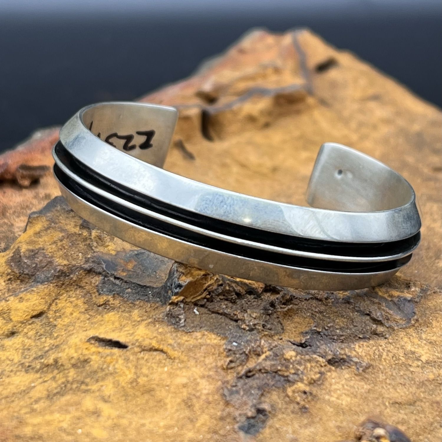 TOM  HAWK CUFF