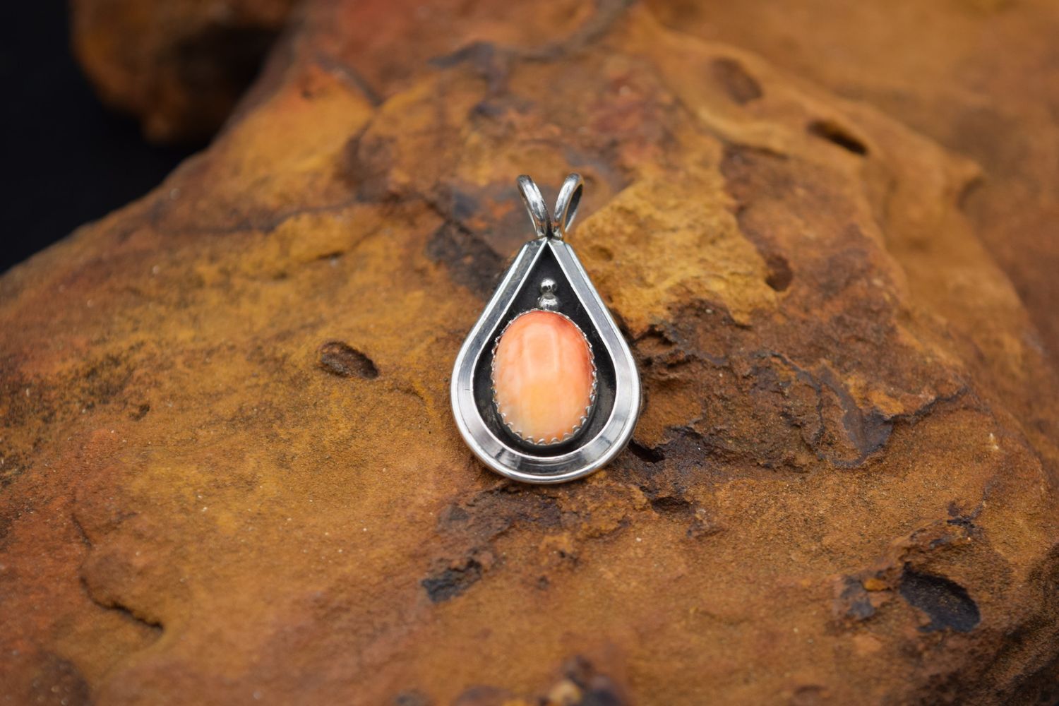 ORANGE SPINY PENDANT