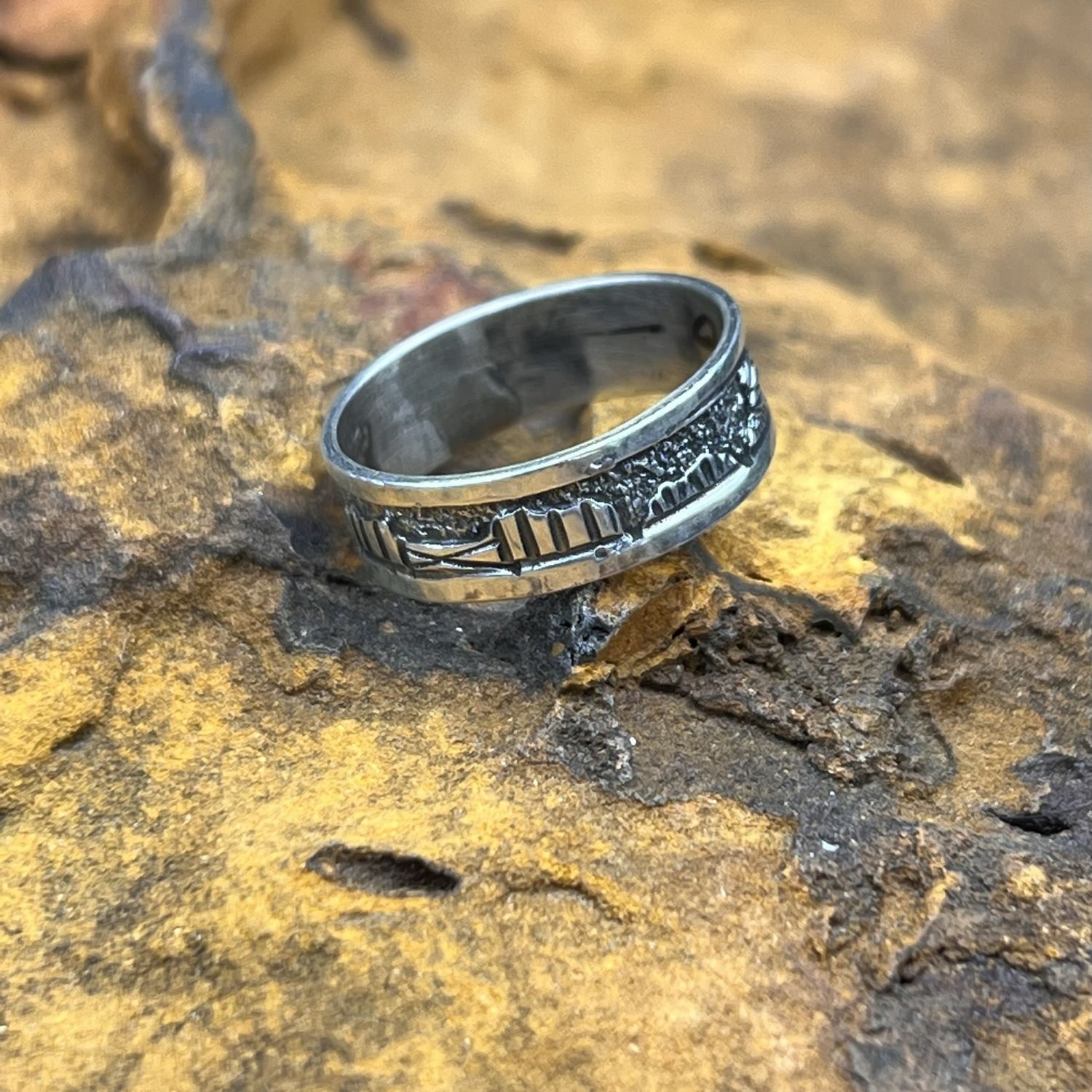 STORY TELLER BAND RING [Size: 8.5]