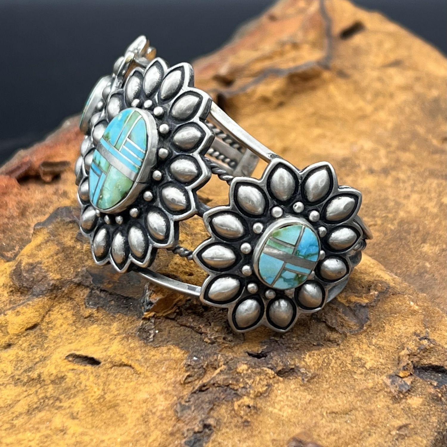 THREE FLOWER CUFF