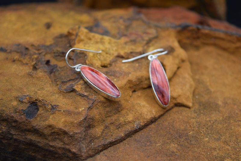 CATHEY WEBSTER RED SPINY OYSTER EARRINGS