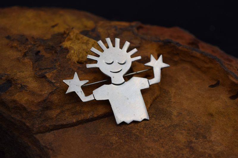 HAPPY PIN