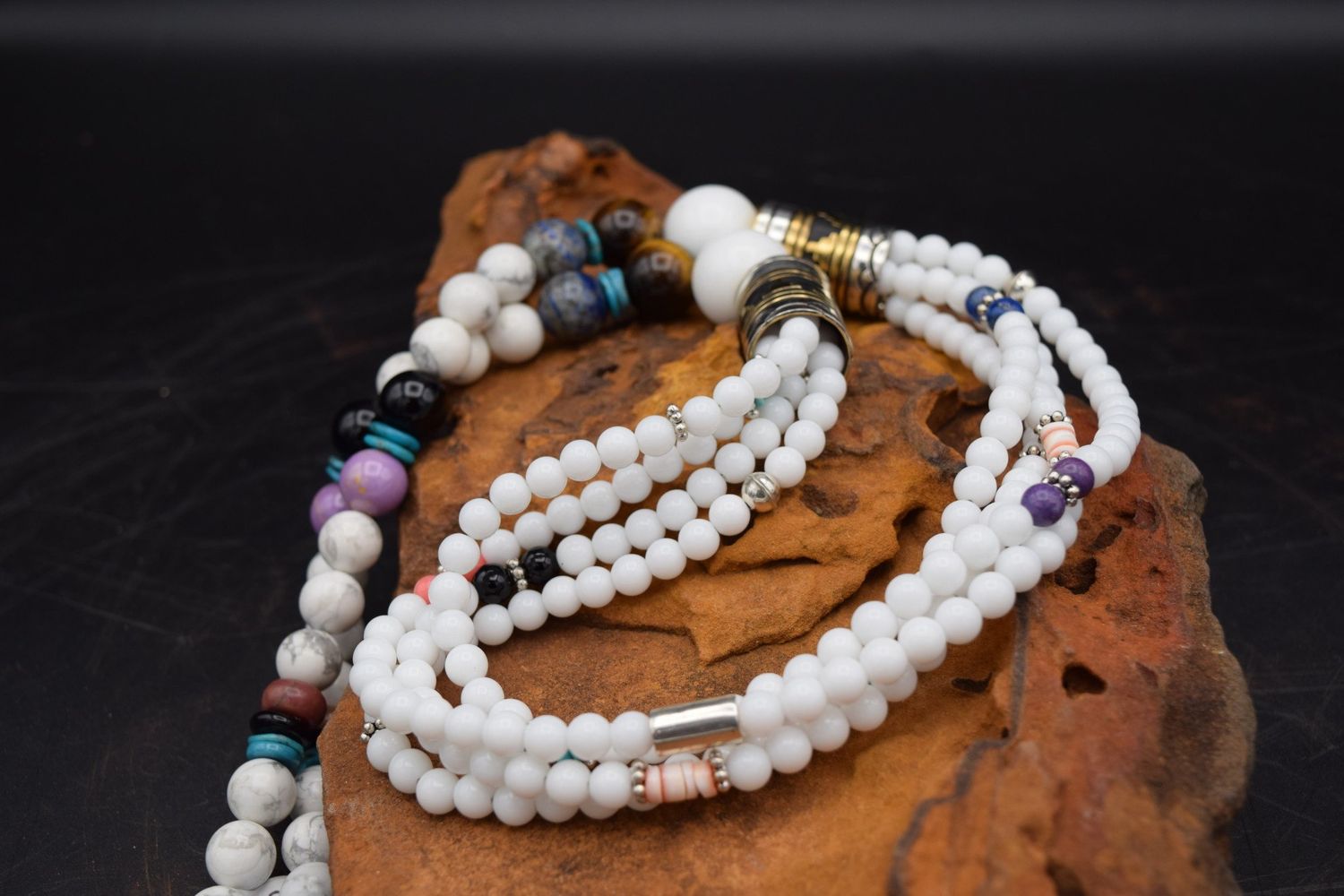 ROSITA SINGER WHITE NECKLACE