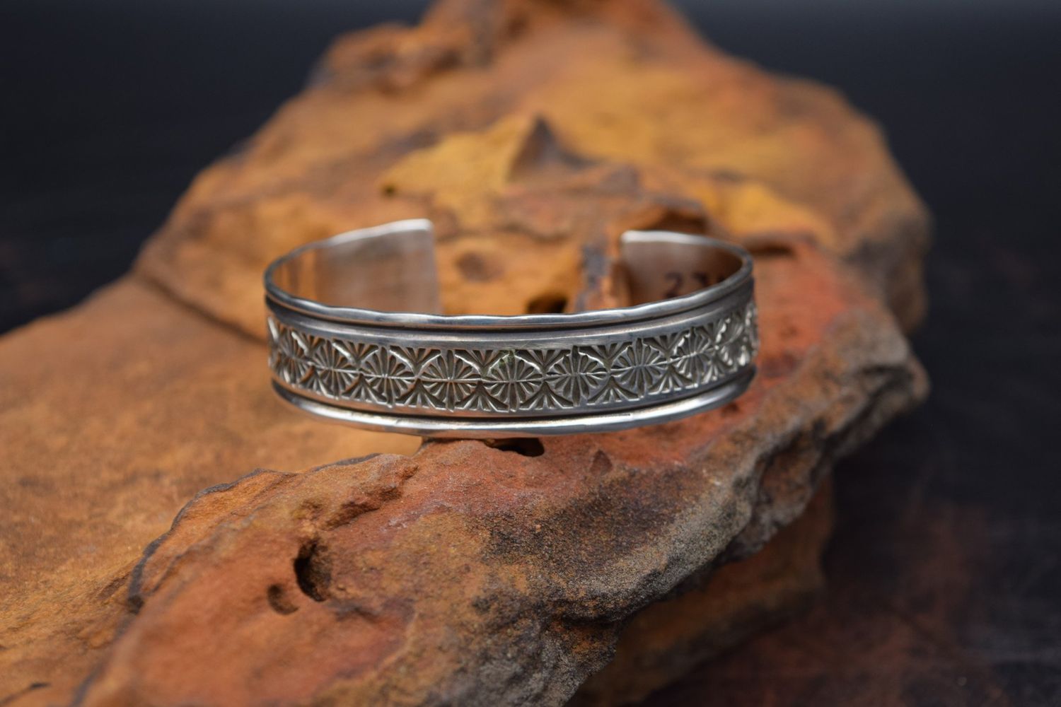 AR LONG SILVER STACKER CUFF [Size: 7]