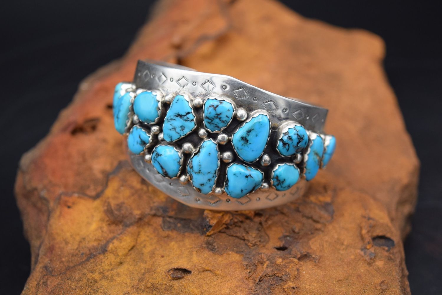 TURQUOISE NUGGET CUFF (Size: 7)