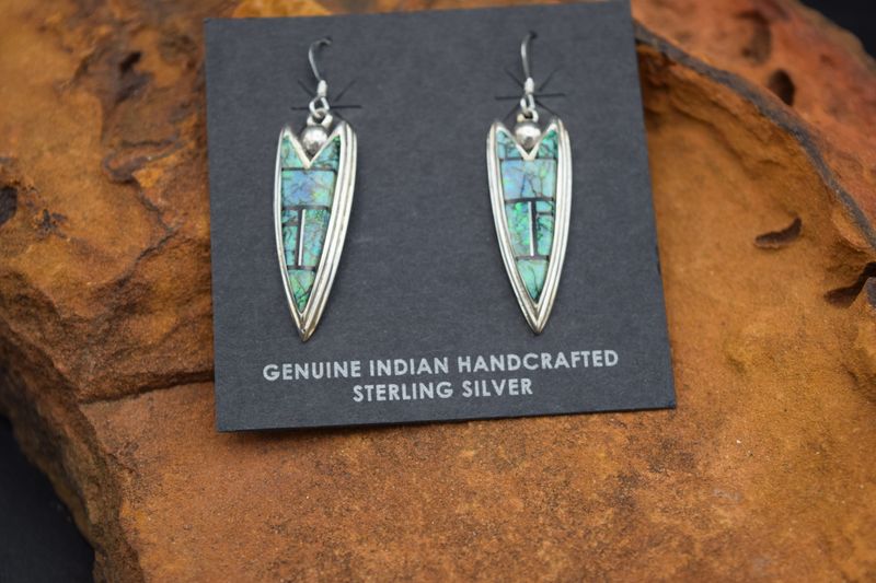 GREEN ARROW PEARL EARRINGS