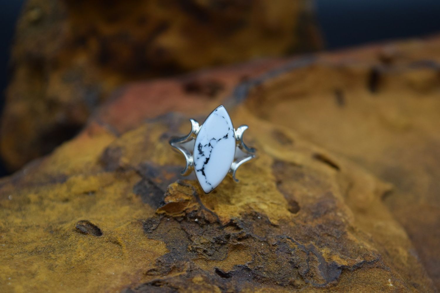 WHITE BUFFALO RING (Size: 7.75)