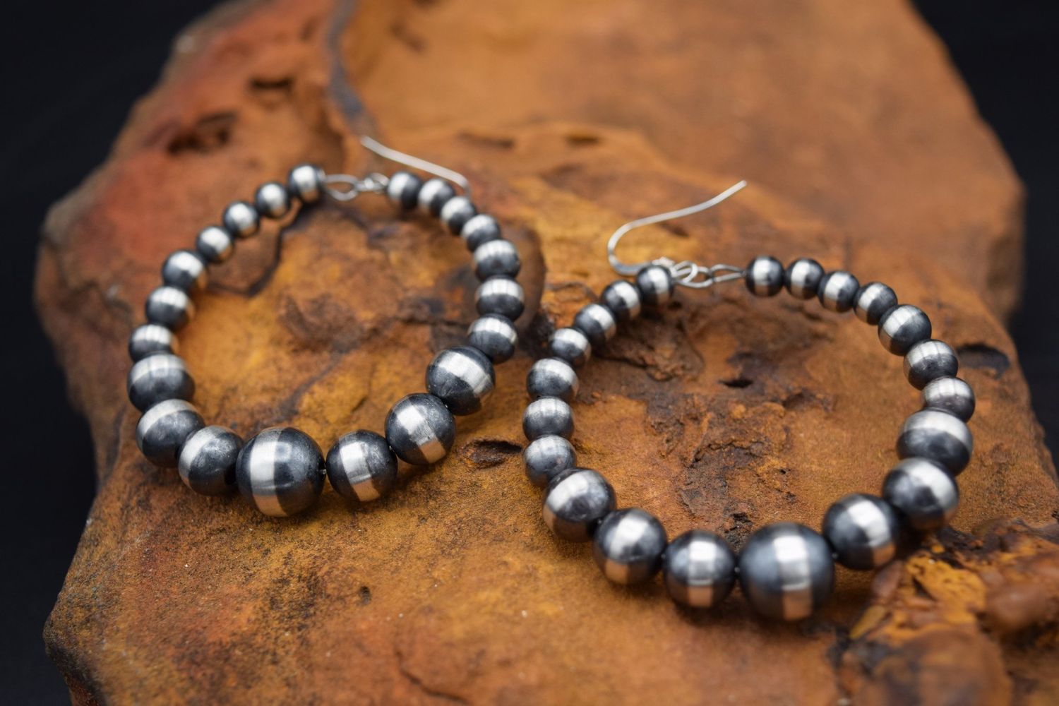 NAVAJO GRADUATED PEARL EARRINGS