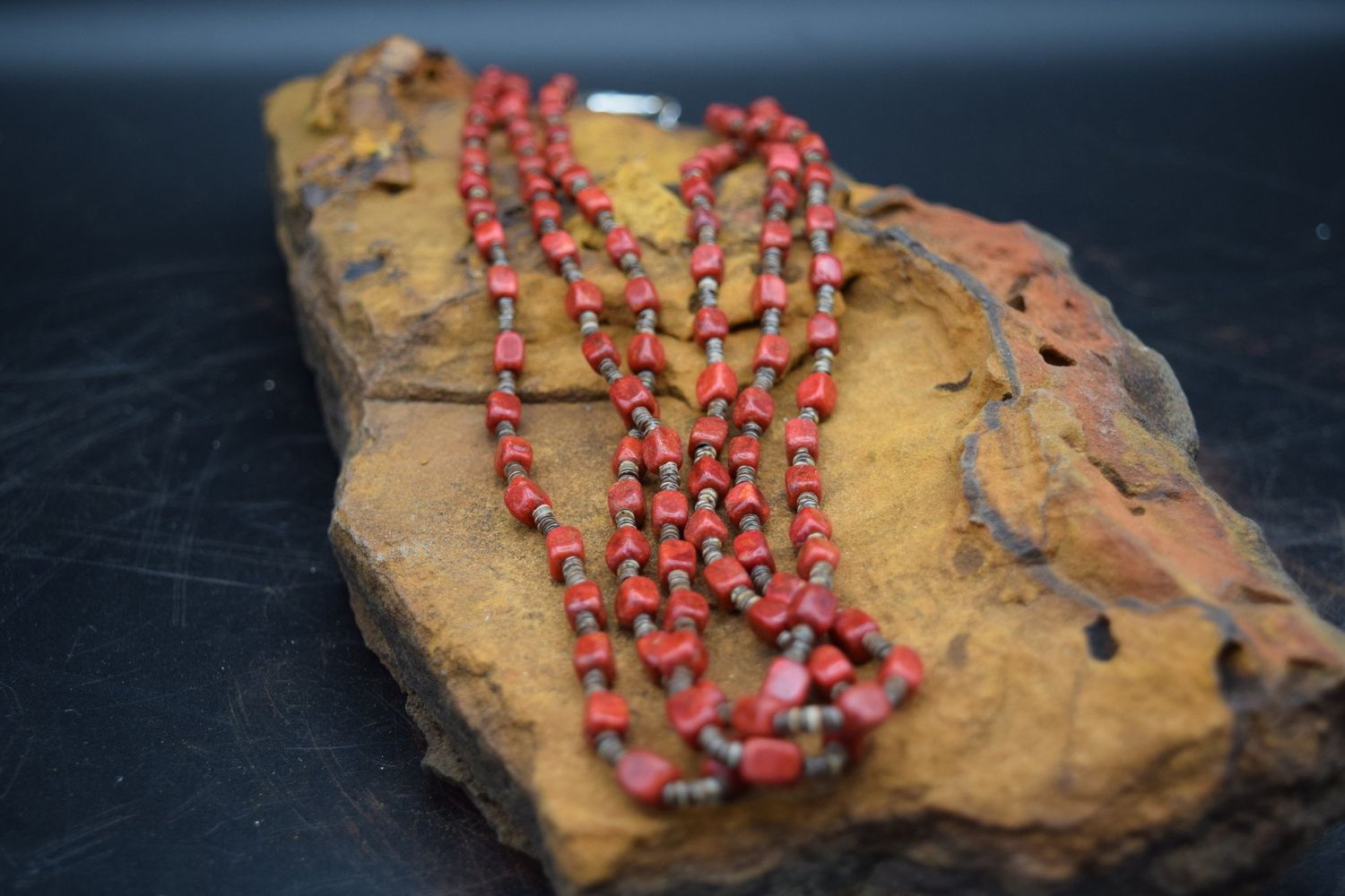 RED HESHI 3 STRAND NECKLACE