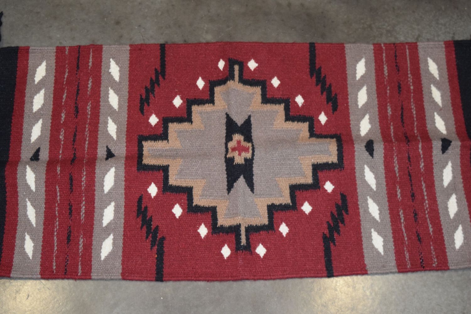 20&quot; x 40&quot; Handwoven Wool Rug