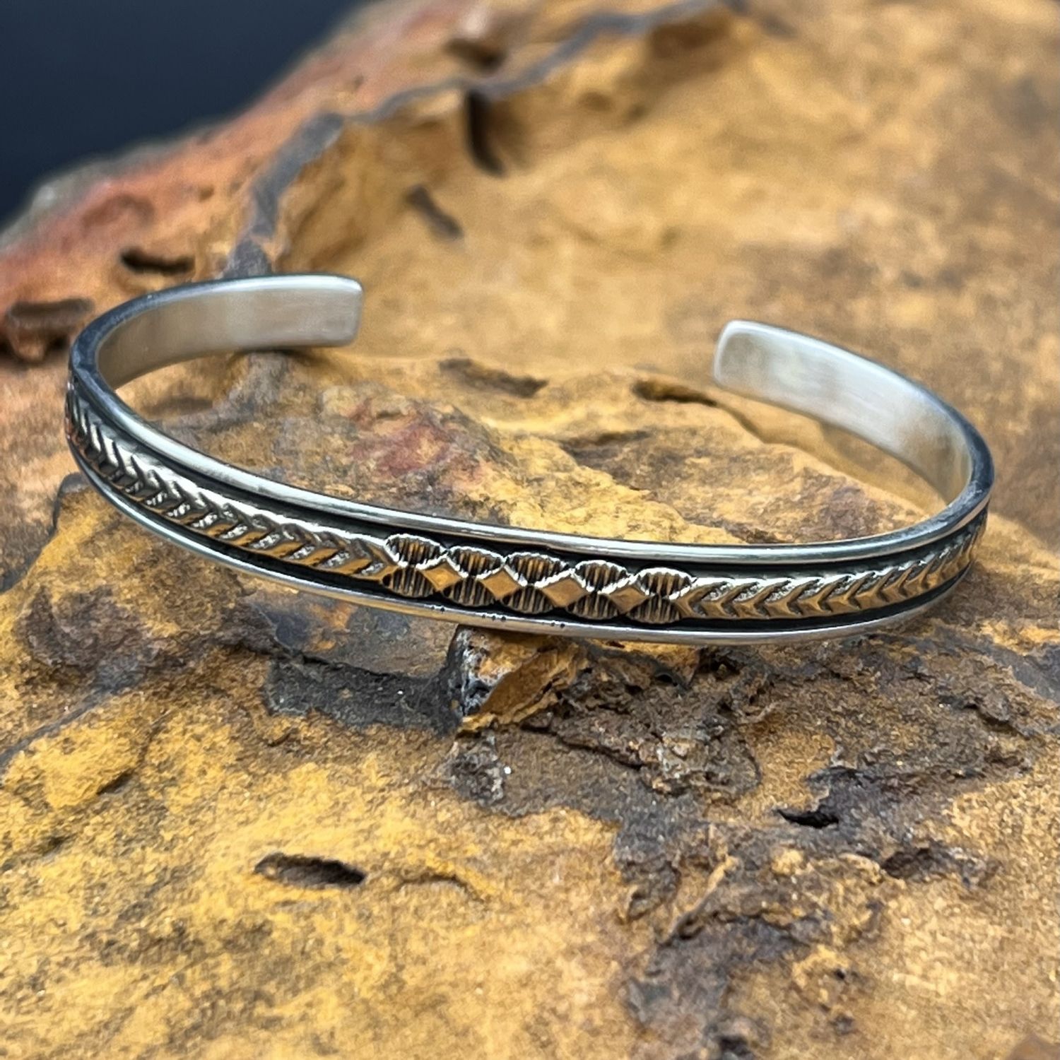 SILVER - GOLD INLAY CUFF  6.25&quot;